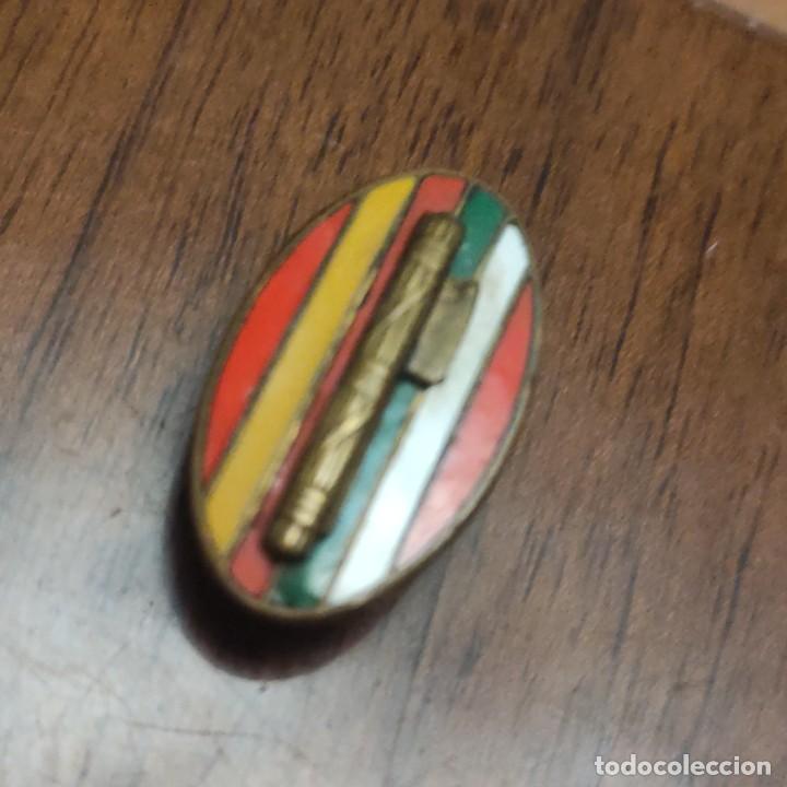 Militaria: Distintivo de PNF de Espa&ntilde;a - Foto 1