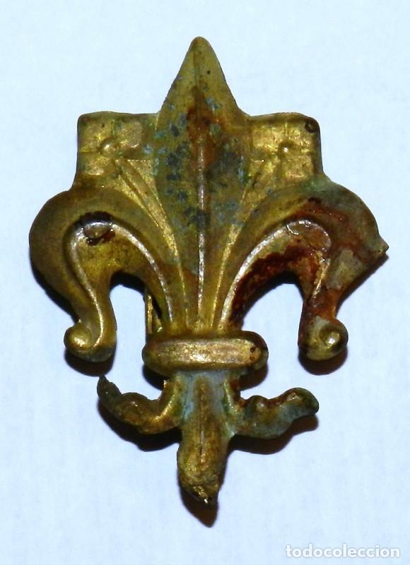 Militaria: Insignia metalica para cordón de flor de Lis de los Boy Scouts o Carlismo, mide 4 cms. - Foto 1 - 305152378