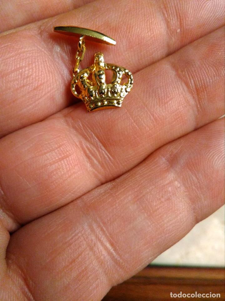 Military Antiques: INSIGNIA GEMELO CORONA MONÁRQUICA GUARDIA REAL