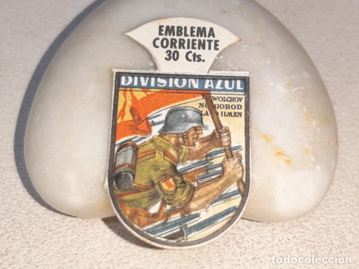 Militaria: ANTIGUO EMBLEMA AUXILIO SOCIAL SERIE E N&ordm; 5 30 CENTIMOS DIVISION AZUL FALANGE ESPA&Ntilde;OLA A&Ntilde;OS 40