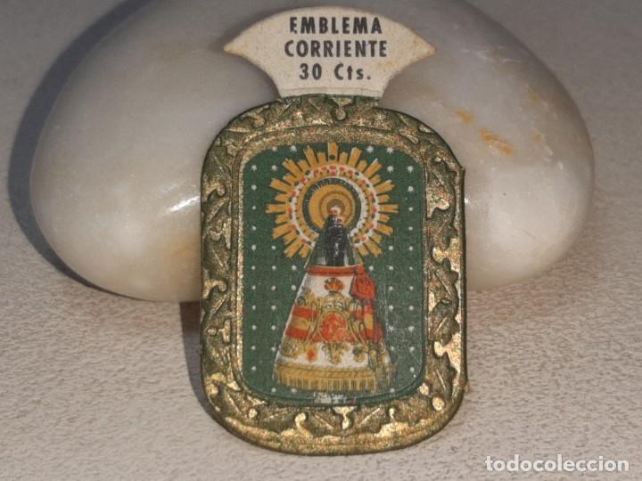 Militaria: ANTIGUO EMBLEMA AUXILIO SOCIAL 30 CENTIMOS SERIE E N&ordm; 17 VIRGEN DEL PILAR ZARAGOZA A&Ntilde;OS 40