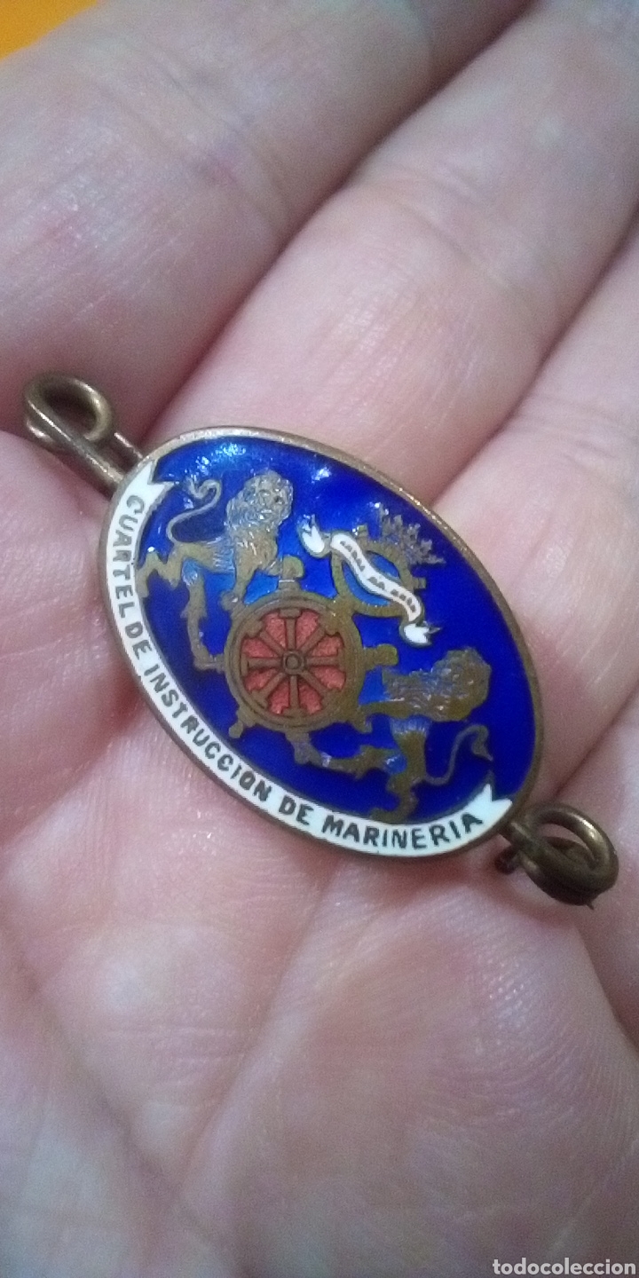 Militaria: BROCHE FERROL CUARTEL DE INSTRUCCION DE MARINERIA ESMALTADO FUEGO ALTA CALIDAD