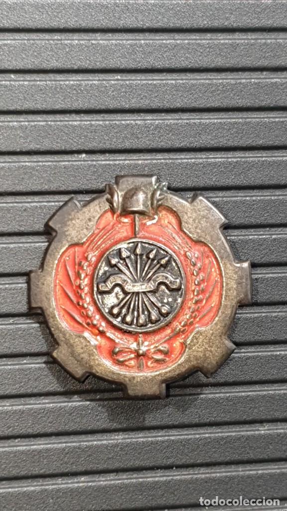 Militaria: PIN MILITAR FALANGE . - Foto 1