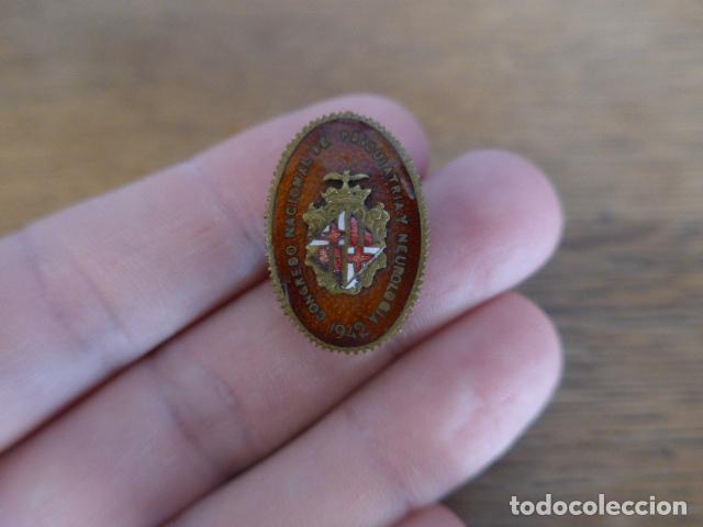 Militaria: Antigua insignia de 1942 del congreso nacional de psiquiatria y neurologia.