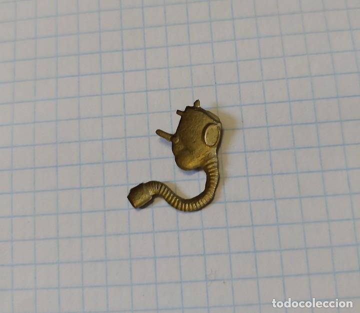 Militaria: M&aacute;scara antig&aacute;s centro de rokiski de 2 cm - Foto 2