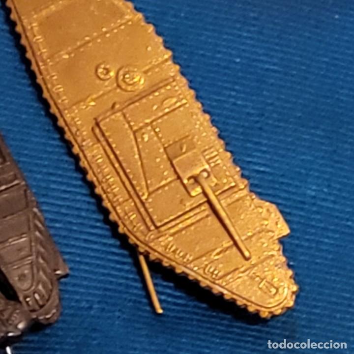 Militaria: 2 distintivos de tanques brit&aacute;nicos - Foto 3