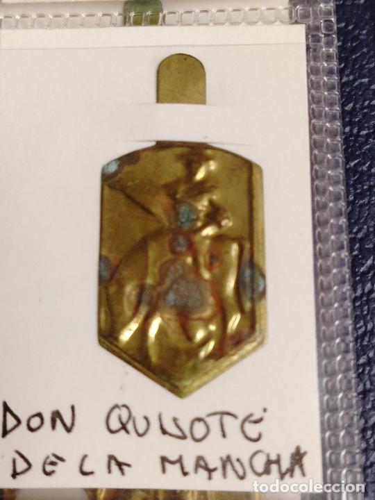 Militaria: EMBLEMA AUXILIO SOCIAL METALICO GUERRA CIVIL DON QUIJOTE DE LA MANCHA