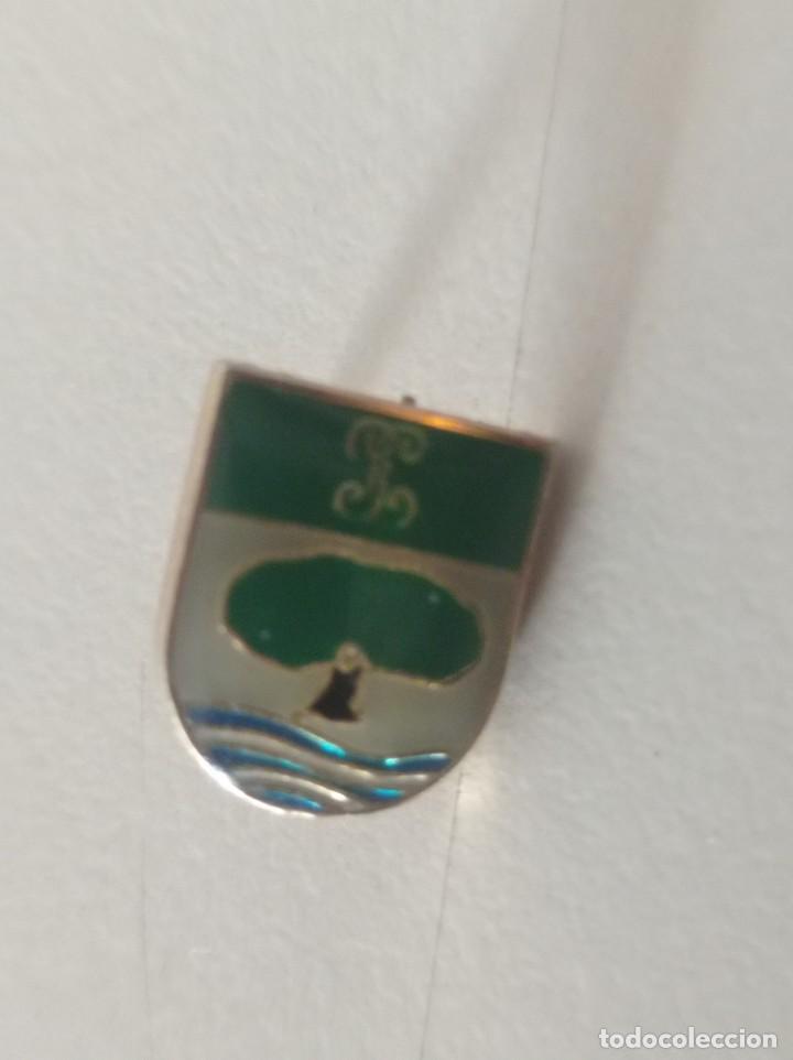 Militaria: INSIGNIA PIN SOLAPA MET&Aacute;LICO SEPRONA GUARDIA CIVIL. REF. GAR 300