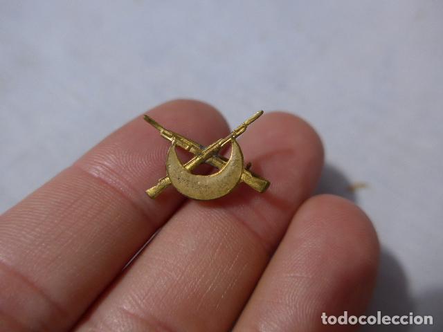 Militaria: Antigua insignia de regulares, original, guerra civil.