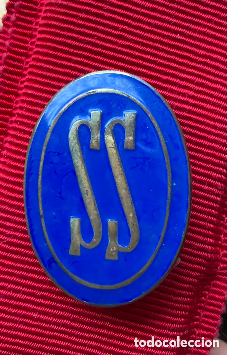 Militaria: Pin de Servicio Social a&ntilde;o 63 Falange Espa&ntilde;ola