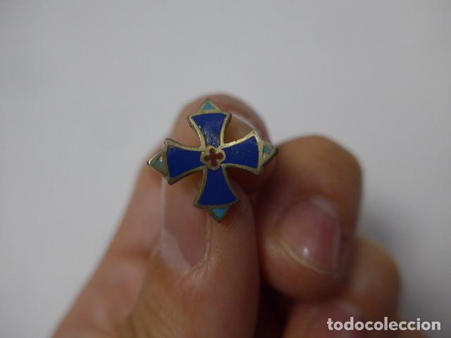 Militaria: Antiguo centro o tapon de emblema o medalla a identificar