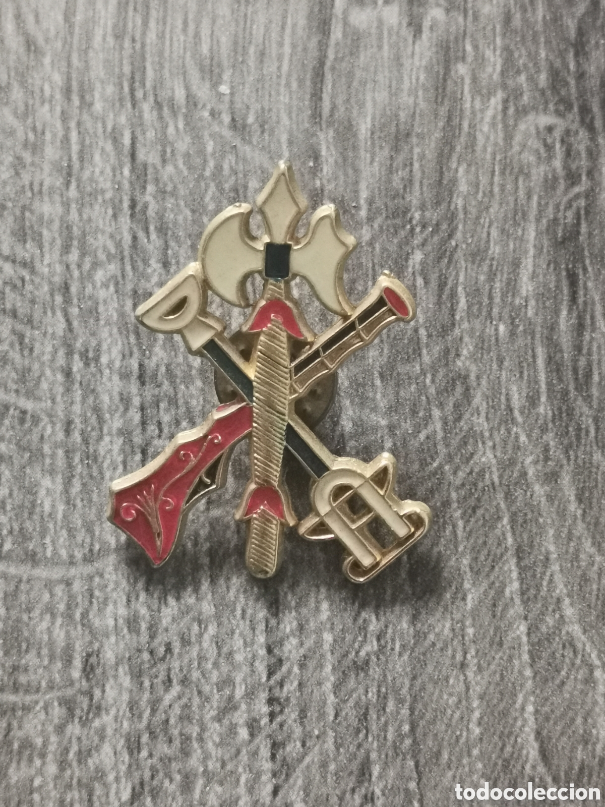 Militaria: Pin Insignia metal de la Legi&oacute;n esmaltado