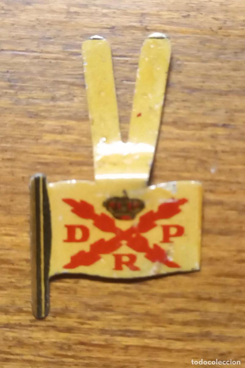 Militaria: Emblema Carlista del requete, Dios, Patria y Rey, metalico.