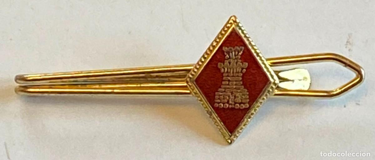 Militaria: PASADOR DE CORBATA CON ROMBO DE INGENIEROS. - Foto 1