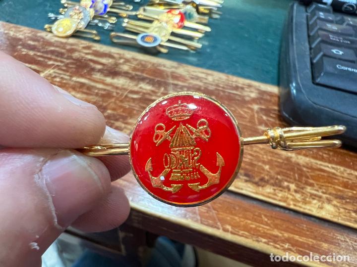 Militaria: INSIGNIA ALFILER CON ESCUDO MILITAR