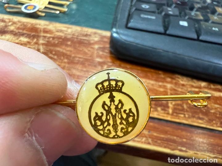 Militaria: INSIGNIA ALFILER CON ESCUDO MILITAR