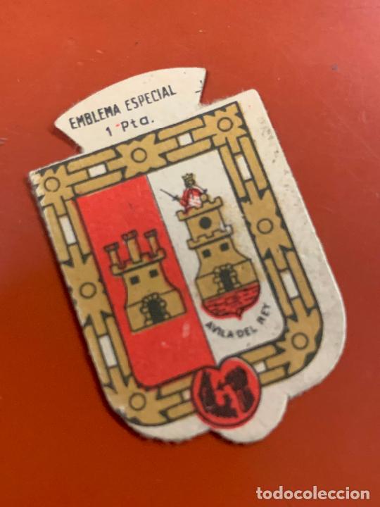 Militaria: Emblema. 1 peseta. Emblema especial. Avila. Serie B n.288