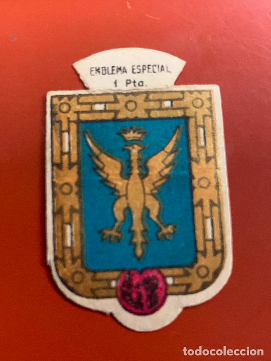 Militaria: Emblema. 1 peseta. Emblema especial. Quiroga. Serie B n.128