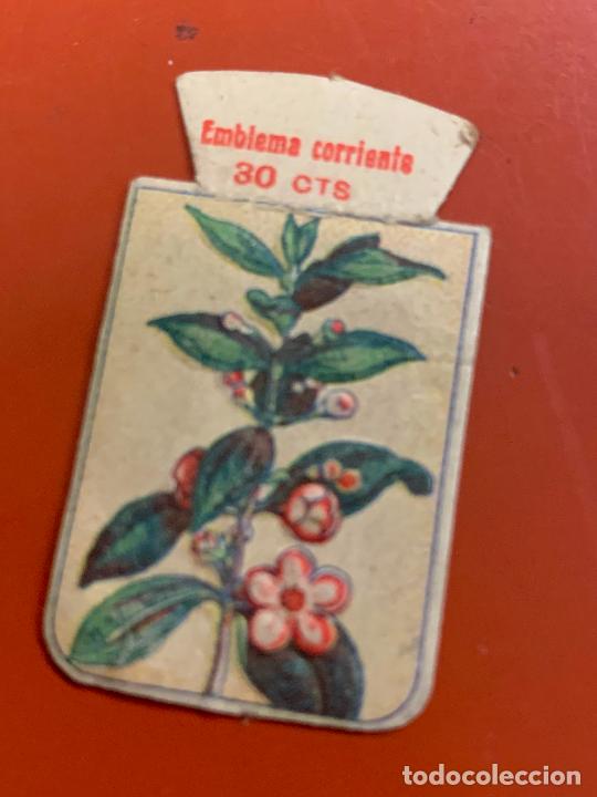 Militaria: Emblema. 30 Cts. Emblema corriente. Membrillero de China. Serie L n.4