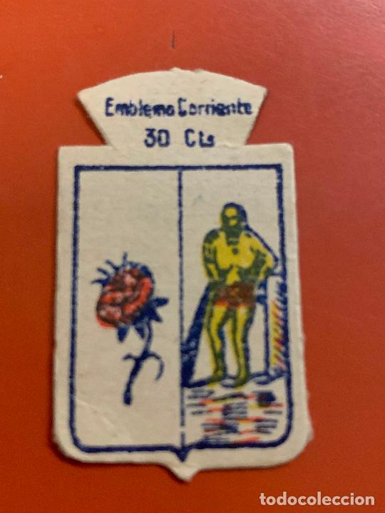 Militaria: Emblema. 30 Cts. Emblema corriente. Reus. Serie X n.25