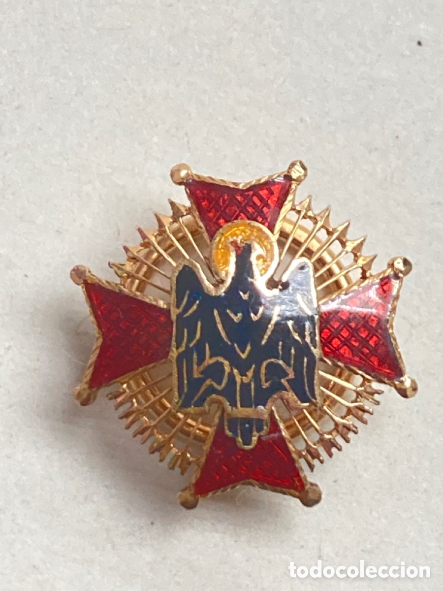 Military Antiques: Insignia para Ojal de Chaqueta - Orden de Cisneros - En oro de 18k /OM1