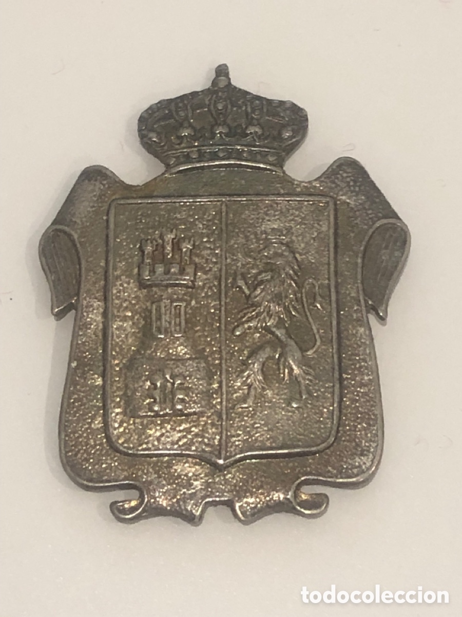 Militaria: ESCUDO PARA GORRA POLIC&Iacute;A MUNICIPAL O ALGUACIL CASTILLA-LEON. EPOCA ALFONSO XIII