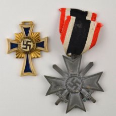 Militaria: NAZISMO - DER DEUTSCHEN MUTTER - Y OTRA CONDECORACIÓN, AÑO 1938 Y 1939. VER REVERSO.