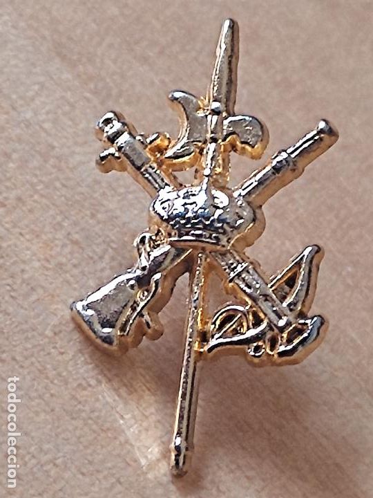 Militaria: LEGION LANZA ARCABUZ ESPADA PIN PINCHO METAL DORADO OJO PINCHO ROTO 2,5 CMS DETERIORADO
