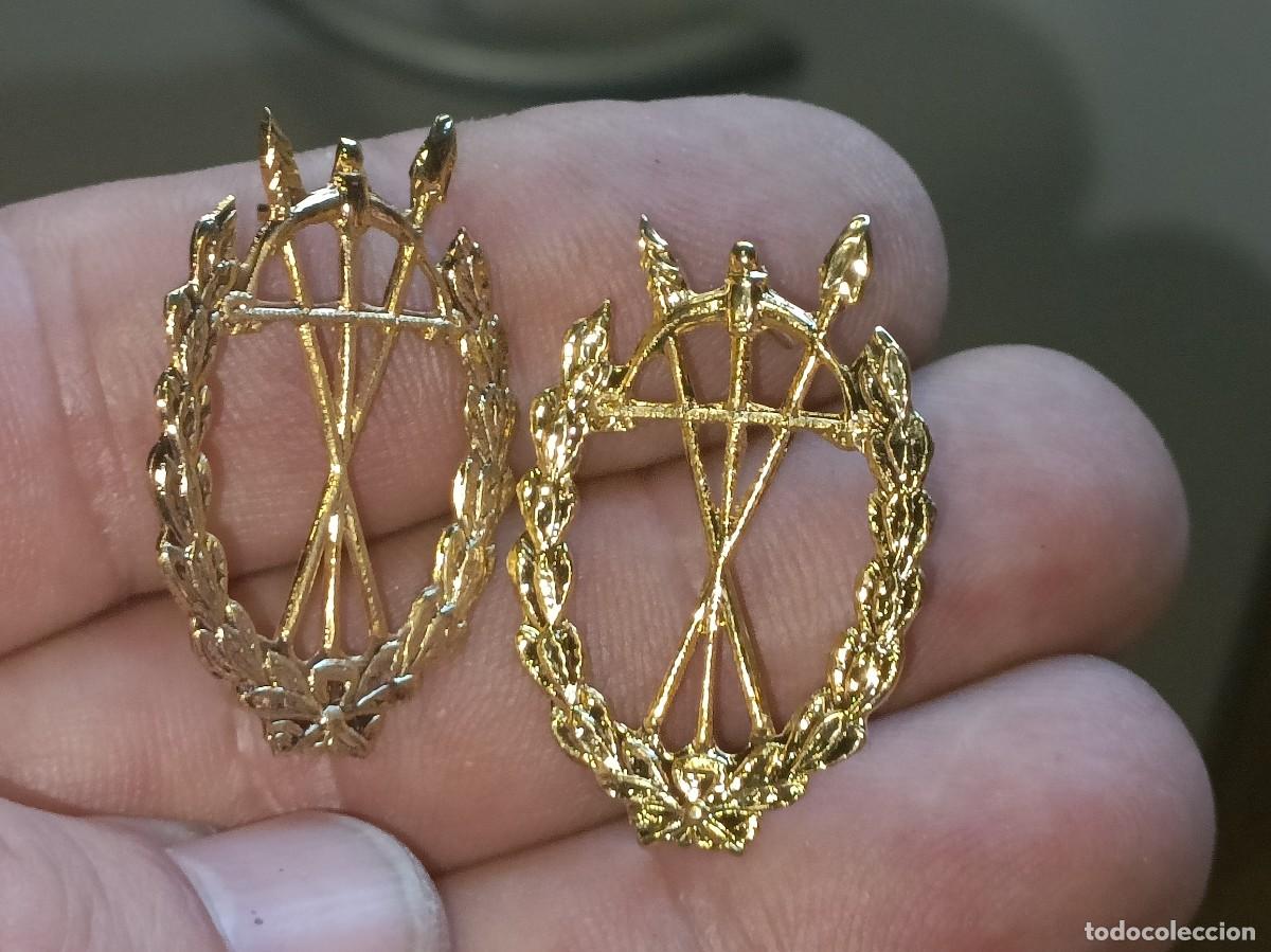 Militaria: Pareja de emblemas de Guinea - Foto 1