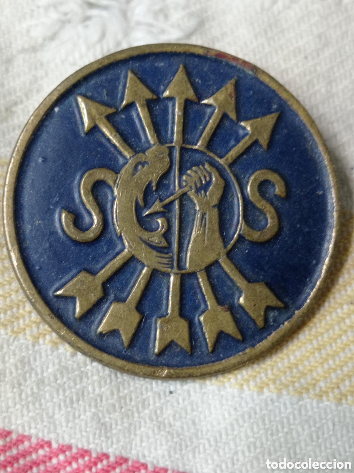 Militaria: Antiguo pasador servicio social