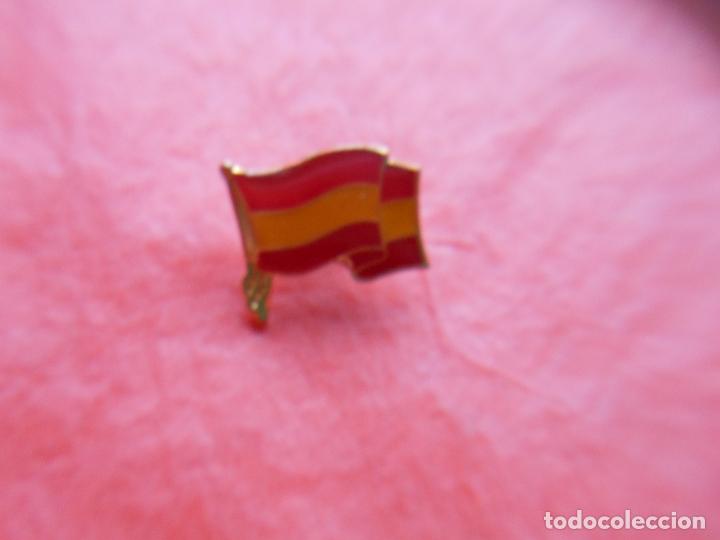 Militaria: PIN BANDERA DE ESPA&Ntilde;A - Foto 1