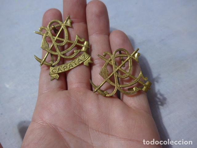 Militaria: Lote de 2 antiguas insignias o emblemas distintas de Capataz.