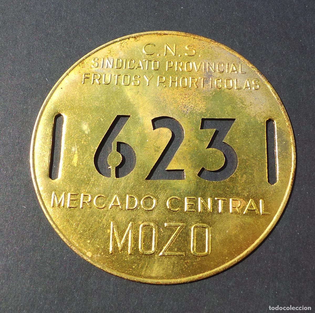 Militaria: PLACA DE MOZO, MERCADO CENTRAL N&ordm; 623 - Foto 1