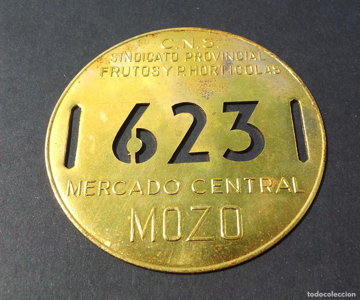 Militaria: PLACA DE MOZO, MERCADO CENTRAL N&ordm; 623 - Foto 2