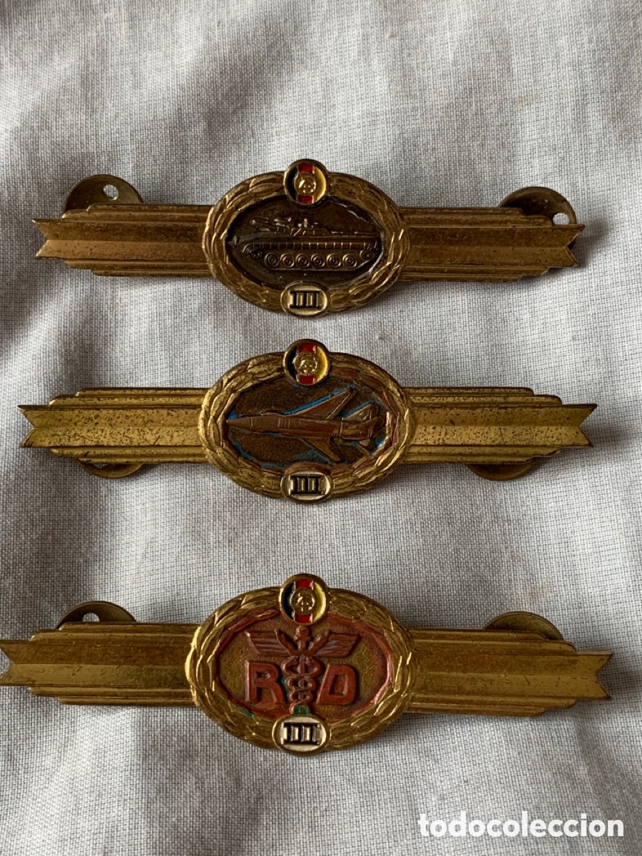 Military Antiques: TRES EMBLEMA DE CALIFICACI&Oacute;N REPUBLICA DEMOCR&Aacute;TICA ALEMANA DDR