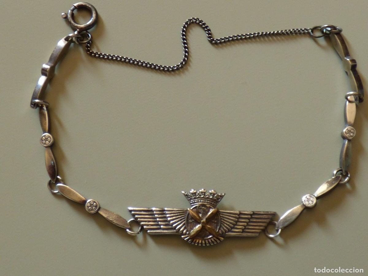 Militaria: PULSERA DE PLATA CON ROKISKI DE PILOTO, PRIMERA &Eacute;POCA FRANCO. LEMA REVERSO: ES EL M&Aacute;S LINDO QUERER
