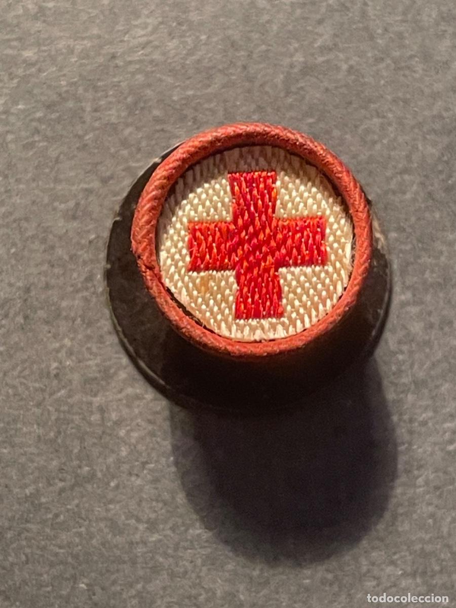 Military Antiques: CRUZ ROJA - ANTIGUO BOTON DE SOLAPA HIERRO Y TELA FABRICADO POR J. MEDINA Y C&ordf;. BARCELONA 1,3 CM.