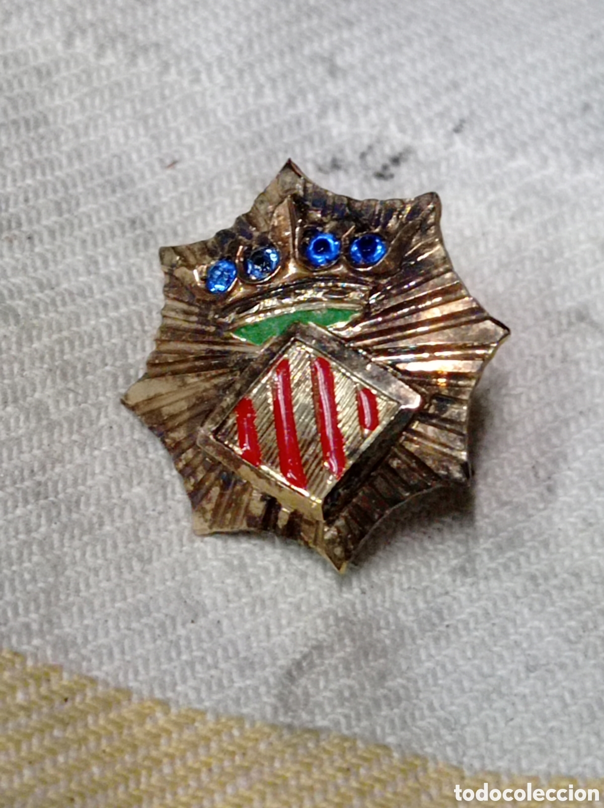 Militaria: Inusual insignia oro bajo o chapado Policia Local Valencia
