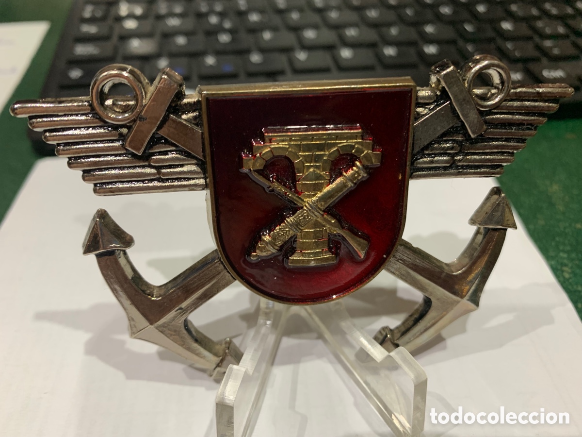 Militaria: Placa (seguramente de metopas ) Cuerpo de Armamento y Construcci&oacute;n -