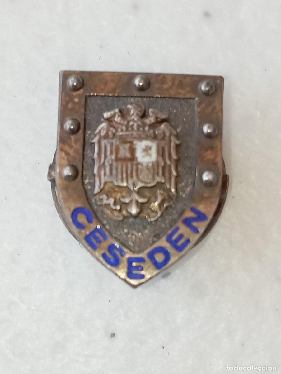 Militaria: Distintivo del CESEDEN - Foto 1
