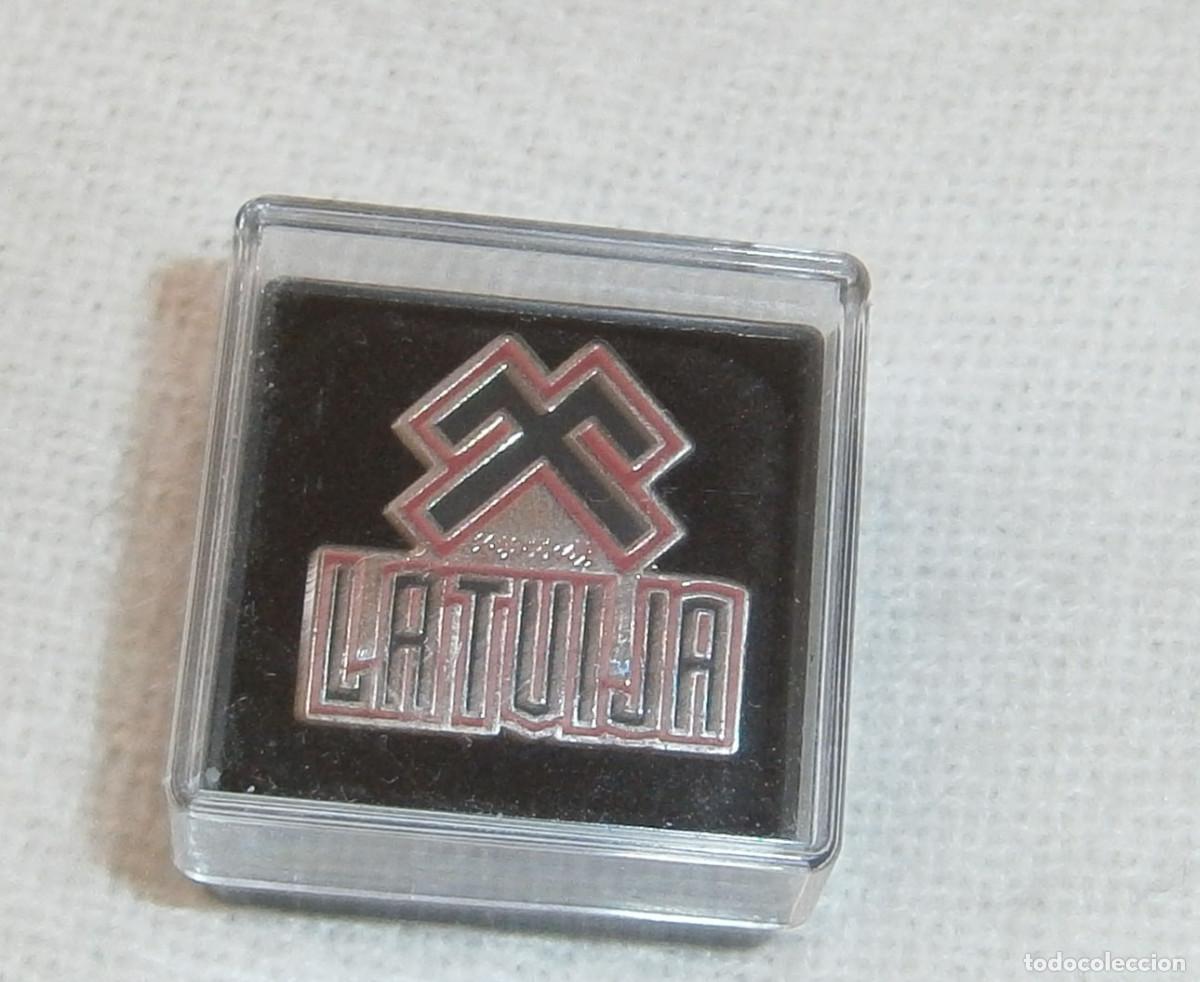Militaria: emblema antiguo de la esbastica letona - Foto 1