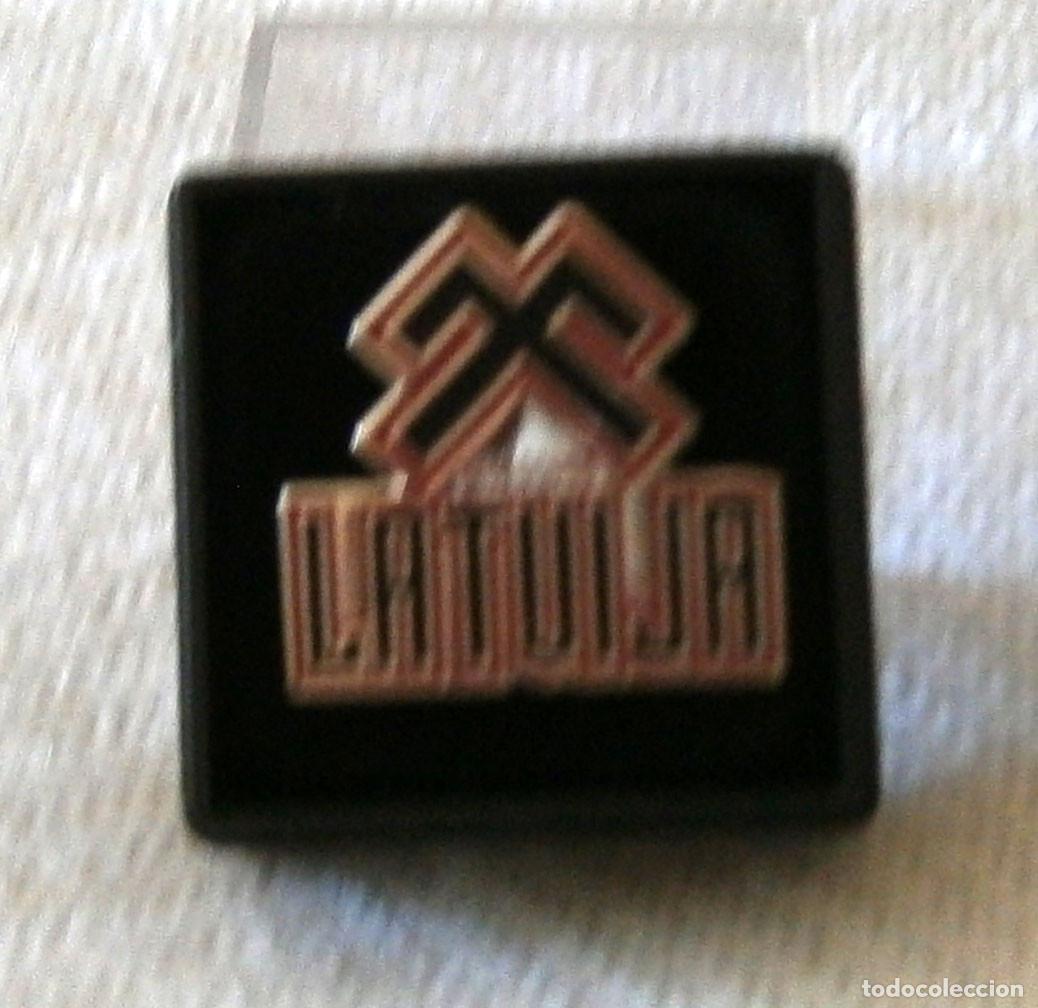 Militaria: emblema antiguo de la esbastica letona - Foto 2