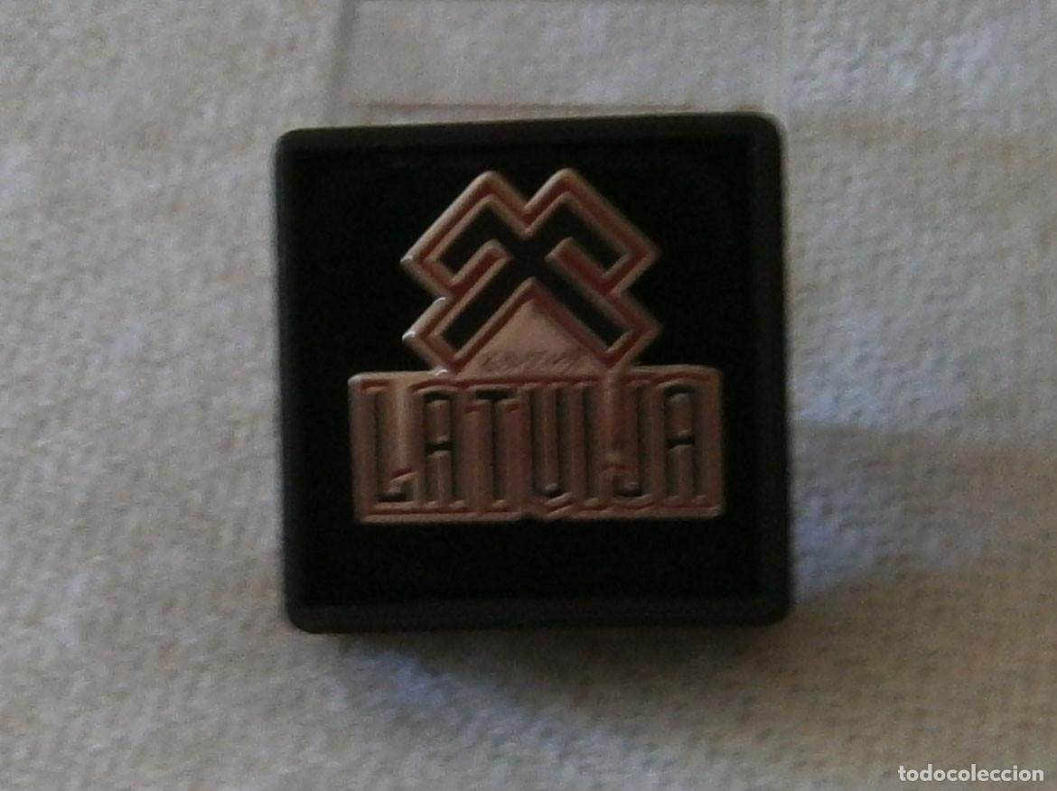 Militaria: emblema antiguo de la esbastica letona - Foto 3