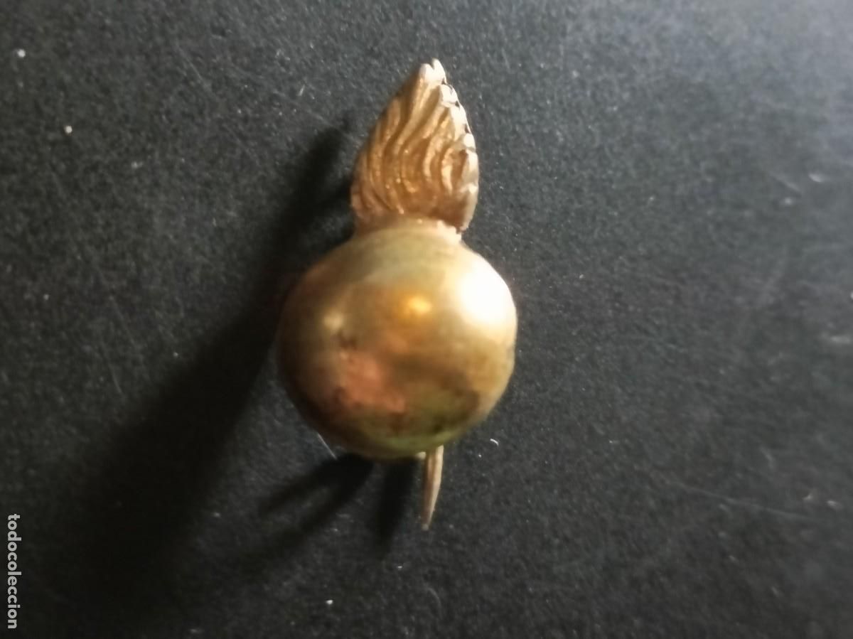 Militaria: Miniatura con imperdible de artiller&iacute;a Alfonsina