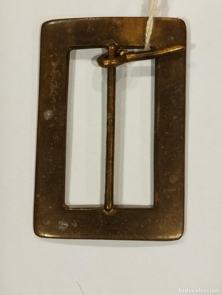 Militaria: HEBILLA LAT&Oacute;N CINTUR&Oacute;N MILITAR. - Foto 1
