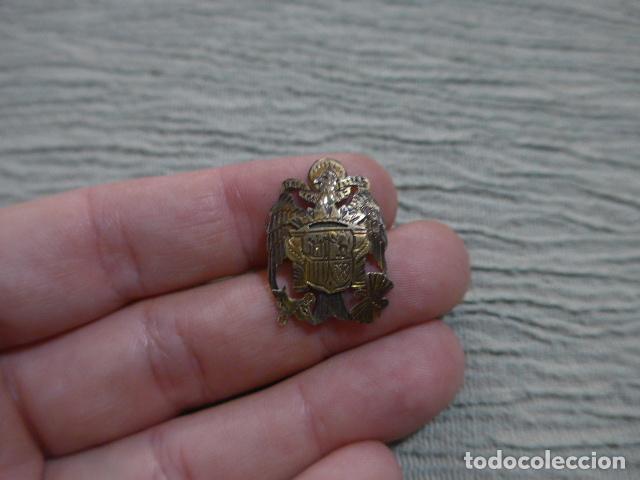 Militaria: Antigua insignia de escudo franquista de joyeria, original, Franco. Guerra civil y a&ntilde;os 40