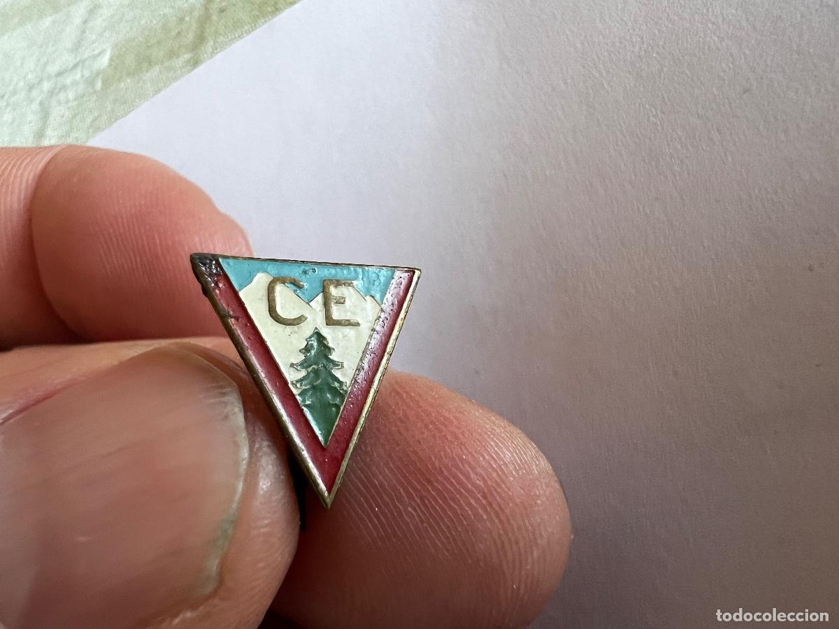 Militaria: INSIGNIA AGUJA CENTRO EXCURSIONISTA - Foto 2