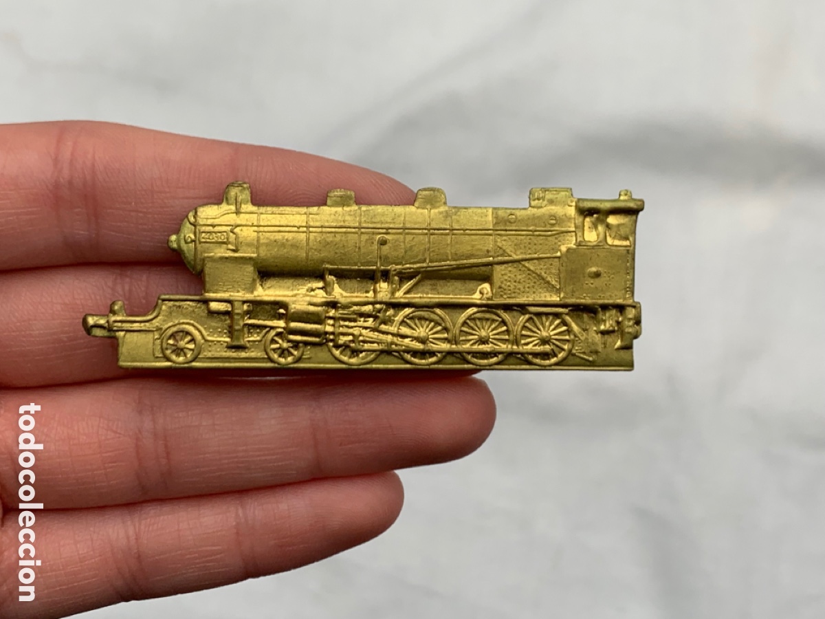Militaria: ANTIGUO EMBLEMA DE TREN - LOCOMOTORA - FERROCARRIL GUERRA CIVIL