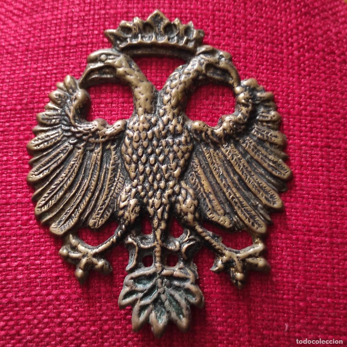 Militaria: &Aacute;guila bicefala de lat&oacute;n . - Foto 1
