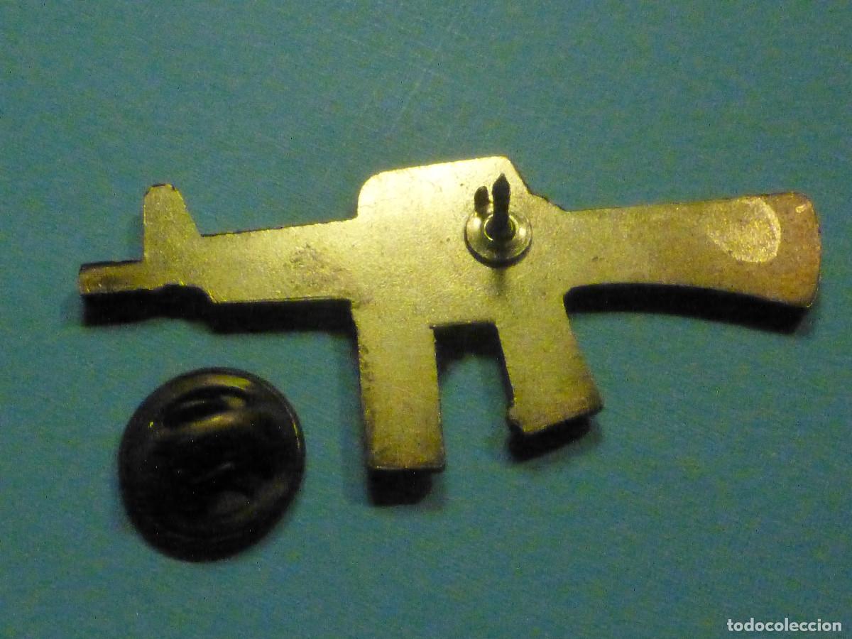 Militaria: Pin - Ej&eacute;rcito - Militar - Ametralladora - Foto 2